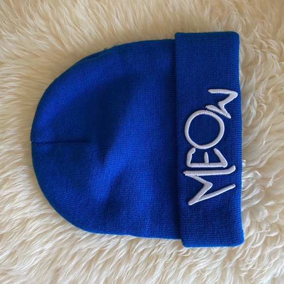 Beanie - Picture 1 of 2